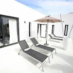 Balinese Villa Near The Beach Outdoor Jacuzzi