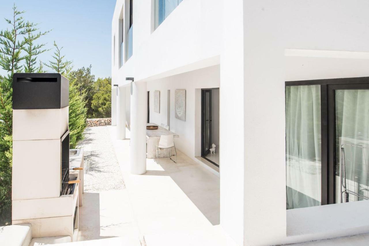 Balinese Near The Outdoor Jacuzzi * Cala Llonga (Ibiza)
