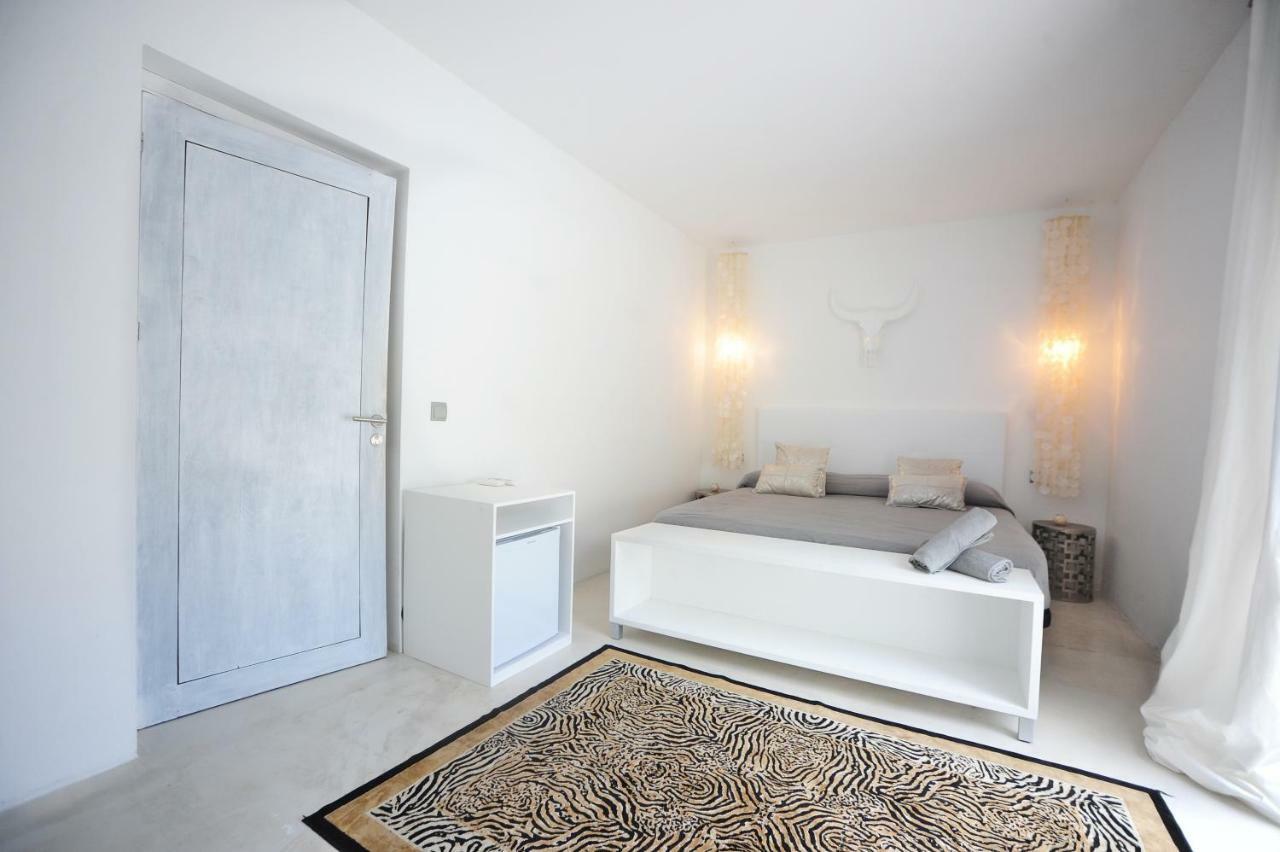 Villa Balinese Near The Outdoor Jacuzzi Cala Llonga (Ibiza)